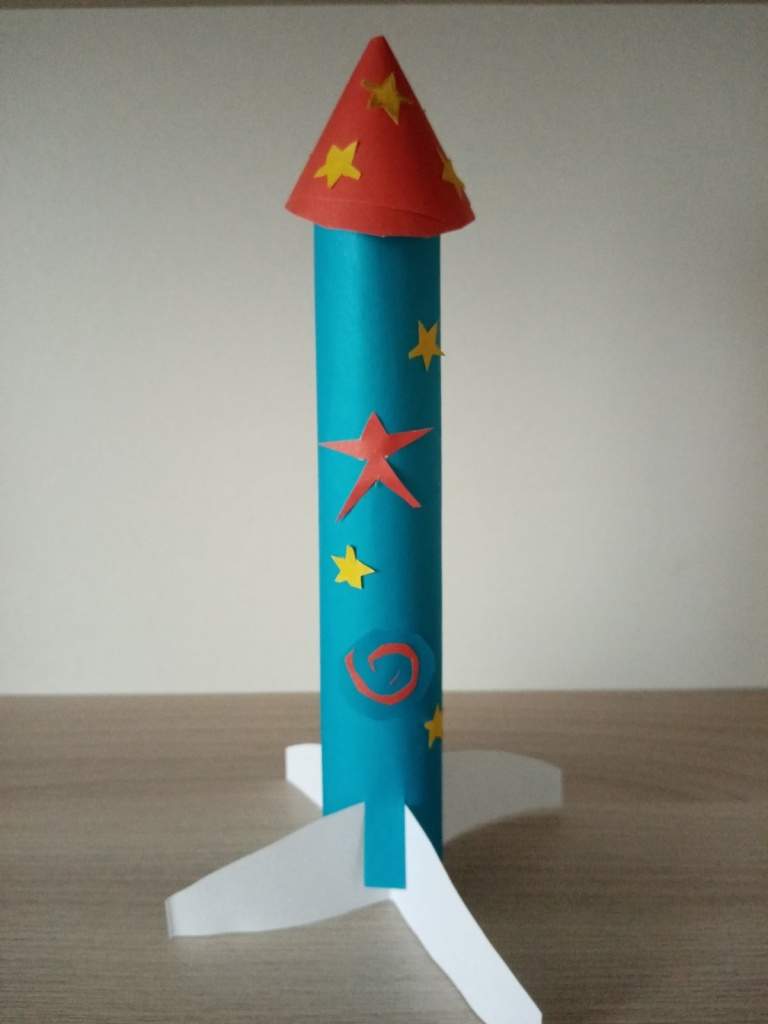 Межпланетная ракета Комарова Диана группа Рябинушка.jpg